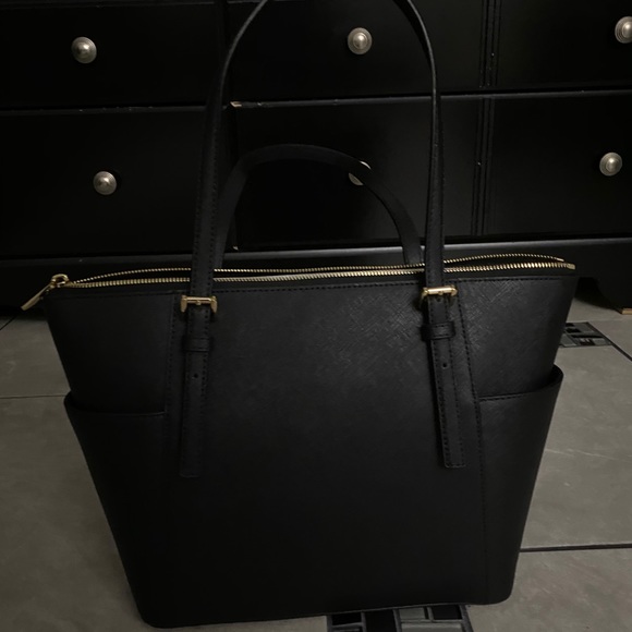Michael Kors Handbag - Picture 2 of 4